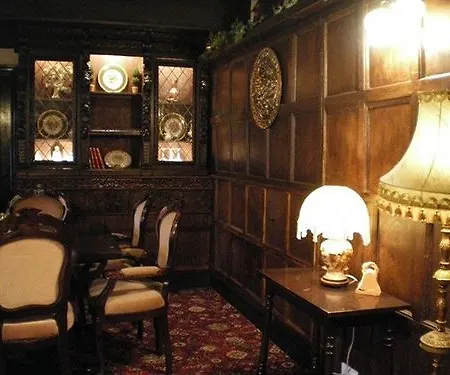 String Of Horses Inn