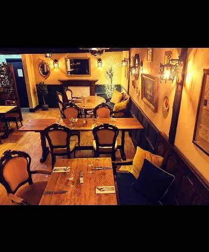 String Of Horses Inn