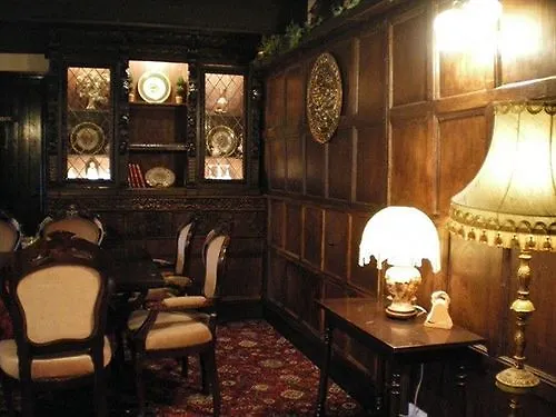 String Of Horses Inn